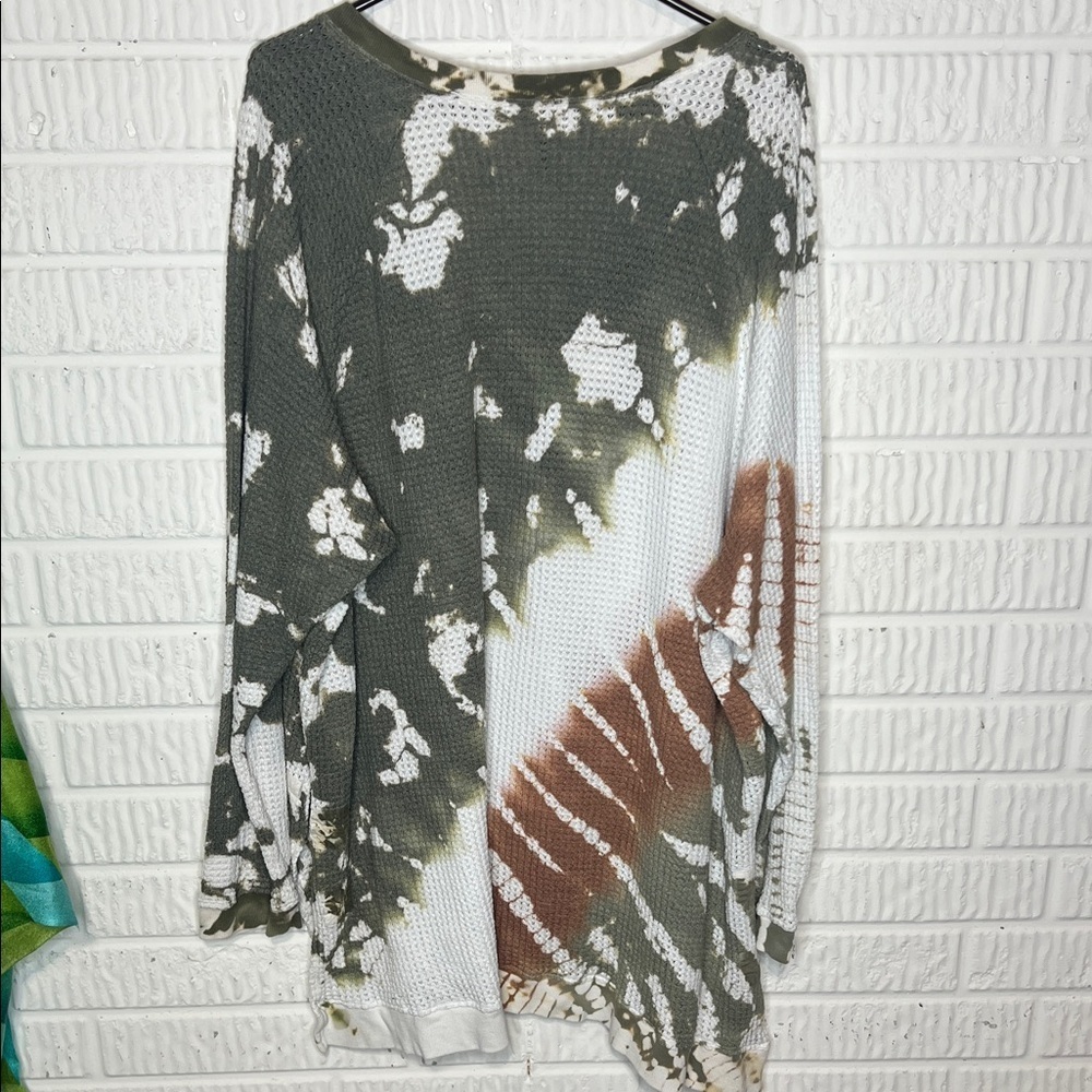 XCVI Tie-Dye V-Neck Long Sleeve Top - Picture 2 of 4